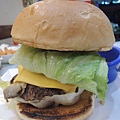 牛肉蘑菇起司漢堡-3.JPG