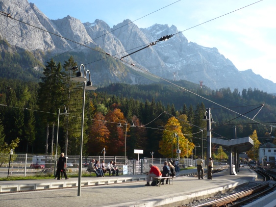 山腳下的火車站