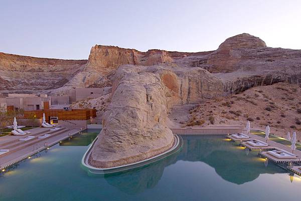 amangiri_swimming_pool_dusk_1_office_3265.jpg