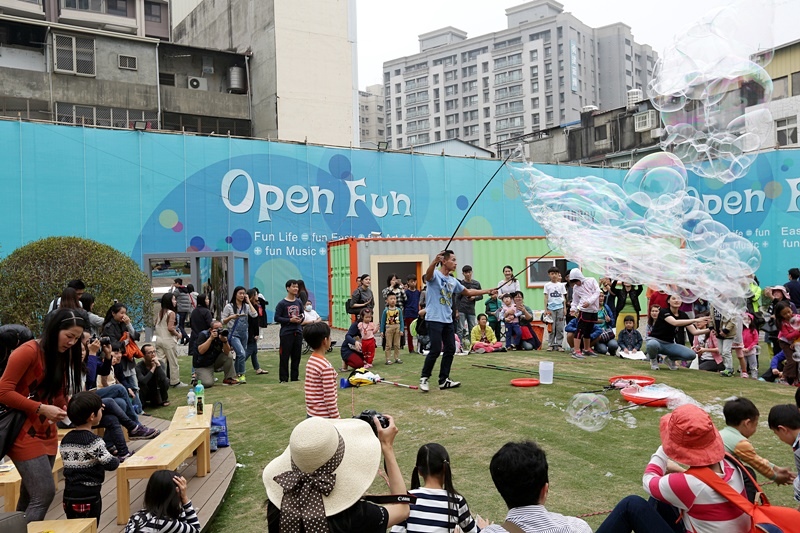 泡泡表演 ,泡泡秀 ,泡泡達人, 泡泡奇蹟 泡泡表演 ,泡泡秀 ,泡泡達人, 泡泡奇蹟 ,台中