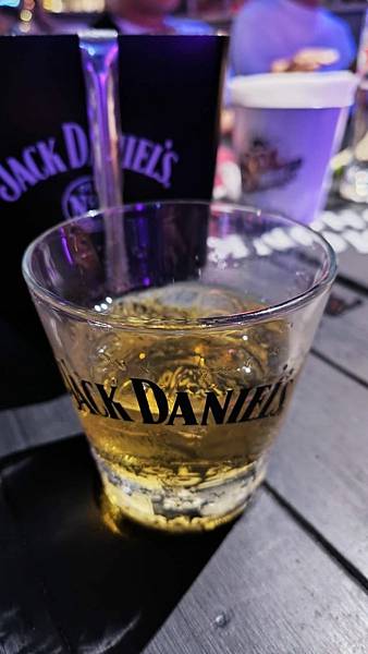 歡樂時光．人文工坊美式音樂餐廳