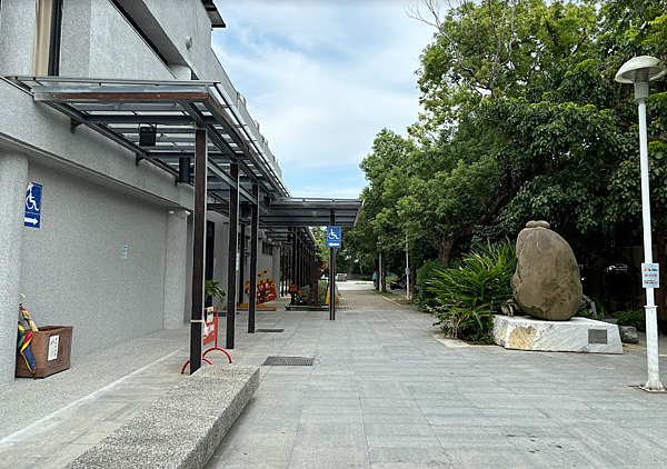 【親子共讀】設有親子共讀區且環境清幽的圖書館-臺中市立圖書館 【親子共讀】設有親子共讀區且環境清幽的圖書館-臺中市立圖書館