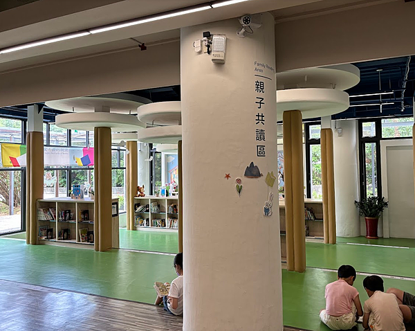 【親子共讀】設有親子共讀區且環境清幽的圖書館-臺中市立圖書館 【親子共讀】設有親子共讀區且環境清幽的圖書館-臺中市立圖書館