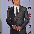 charlie-hunnam-talks-fifty-shades-of-grey-for-first-time-11.jpg