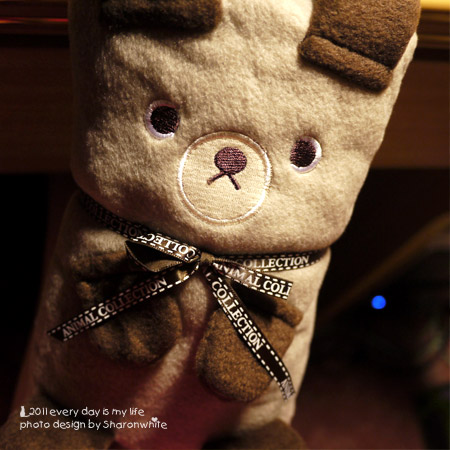 2011 1022 / 週年慶的小禮物之一：小熊保暖收納毯。