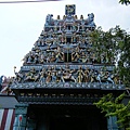 繁複的印度神門雕像