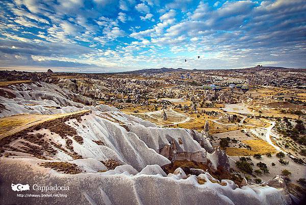 Cappadocia_hot_air_balloon_06.jpg