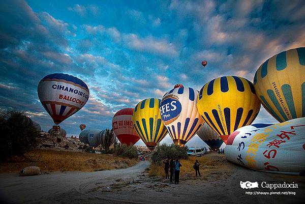 Cappadocia_hot_air_balloon_05.jpg