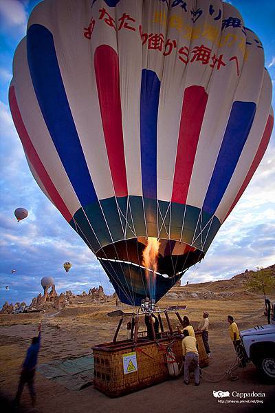 Cappadocia_hot_air_balloon_20.jpg