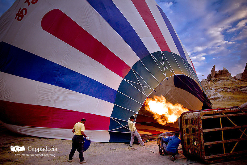 Cappadocia_hot_air_balloon_17.jpg