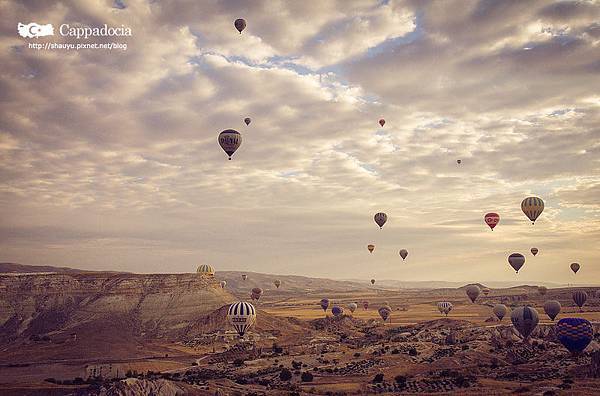 Cappadocia_hot_air_balloon_21.jpg