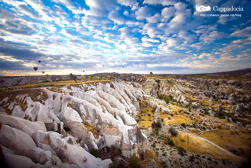 Cappadocia_hot_air_balloon_27.jpg