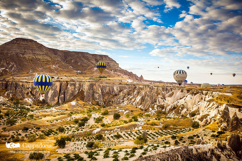 Cappadocia_hot_air_balloon_31.jpg