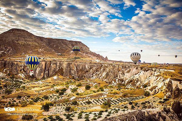 Cappadocia_hot_air_balloon_31.jpg