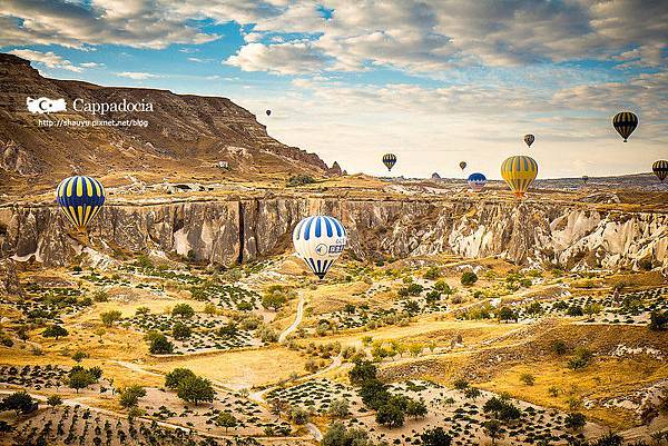 Cappadocia_hot_air_balloon_37.jpg