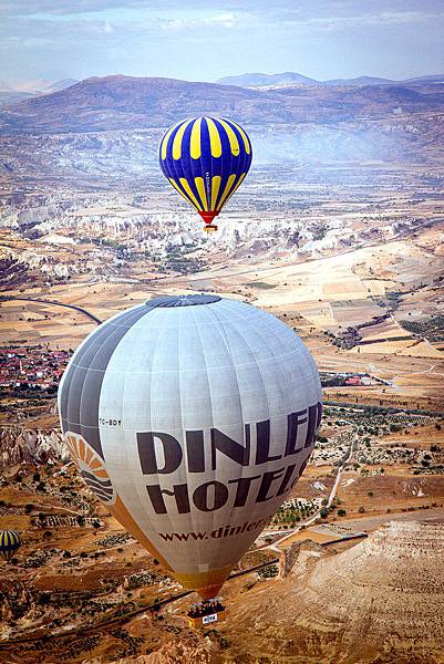 Cappadocia_hot_air_balloon_44.jpg