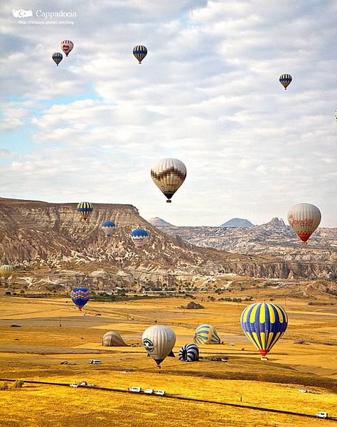 Cappadocia_hot_air_balloon_49.jpg