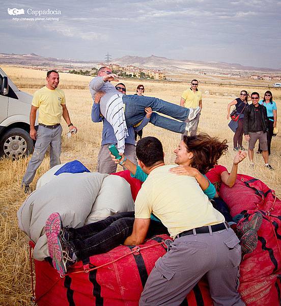 Cappadocia_hot_air_balloon_73.jpg