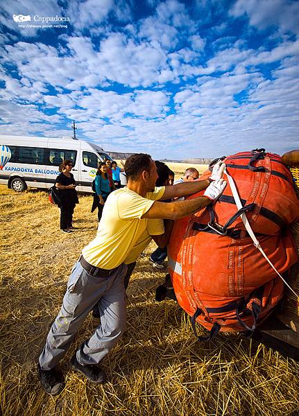 Cappadocia_hot_air_balloon_76.jpg