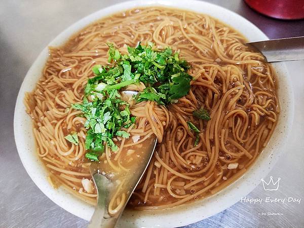 高雄 老爺麵線 肉羹麵線 臭豆腐 黑輪 麵線 美食 景點 六合夜市 平價 評價 小吃 美食 餐廳 菜單