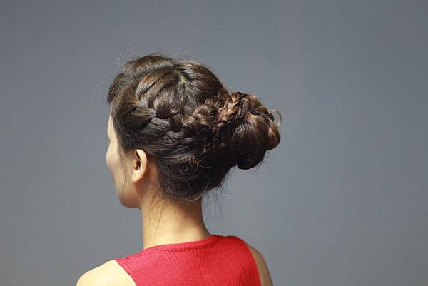 │知性甜美宴會編髮│電話亭美髮沙龍咖啡│台中染髮推薦│台中接髮推薦│台中剪髮推薦│台中燙髮推薦│台中編髮造型推薦│台中設計師推薦│髮型流行趨勢推薦│台中市西屯區太原路一段35號│