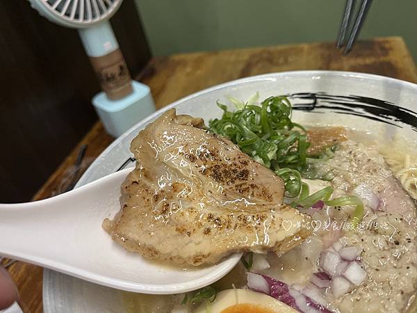 【美食。新北新莊】近捷運新莊站x濃郁湯頭必排人氣美食-讓麵煮