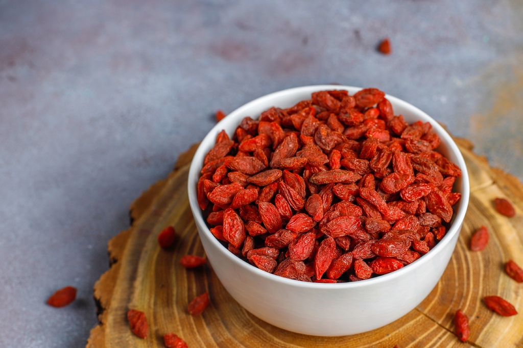 bowl-dried-goji-berries.jpg