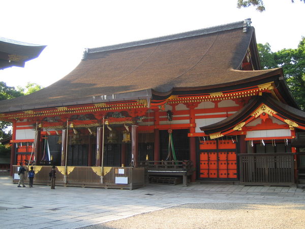 又回到八阪神社