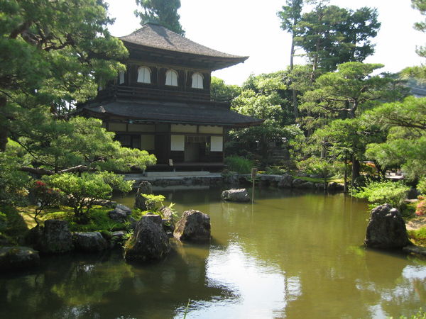 都是銀閣寺...天氣好..感覺很舒服