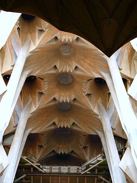 Sangrada-Familia Column