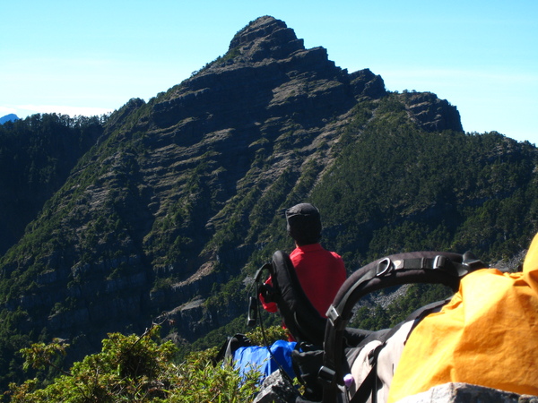 巴紗拉雲山看品田山