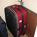喔喔！這是大姊跟我們拿的行李箱
