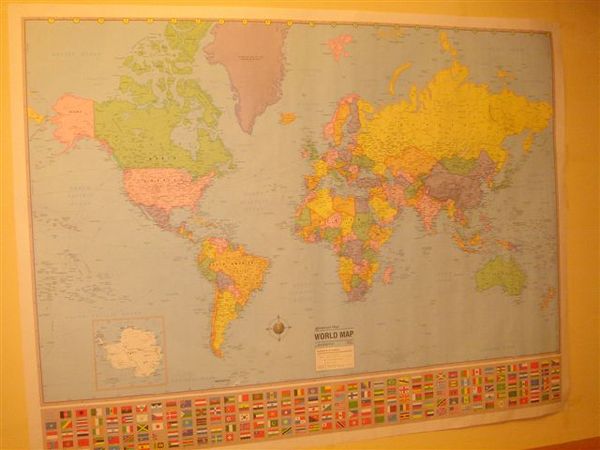 牆上的世界地圖