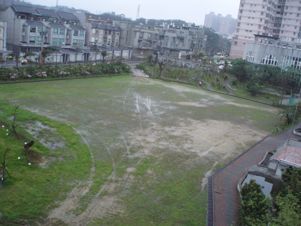 ～雨天的主場～