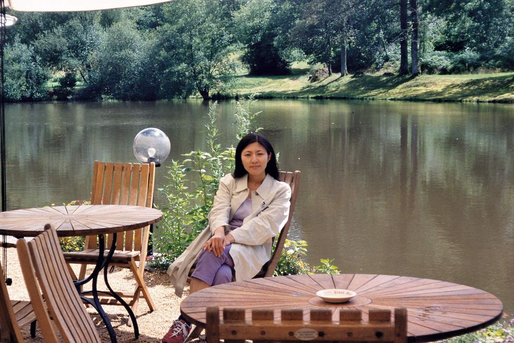 2001-07-18_02_Lunch_La Roche l'Abeille_02.jpg