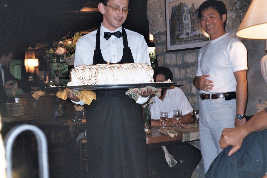 2001-07-19_03_Lunch_La Cave_03.jpg 2001-07-19_03_Lunch_La Cave_03.jpg