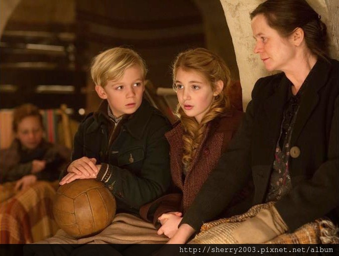 The Book Thief_07.jpg