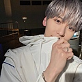 official_oneus_20210129_220036_3.jpg