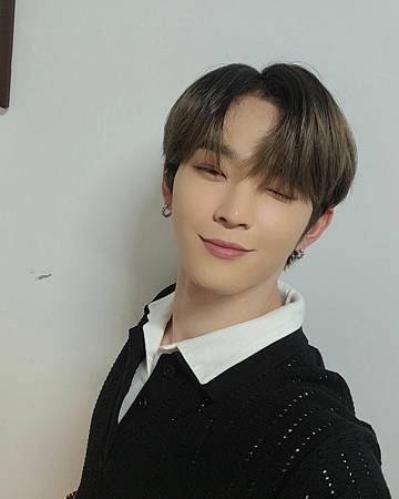 official_oneus_20210808_185910_2.jpg