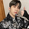 official_oneus_20211015_181523_2.jpg