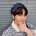 official_oneus_20220119_215655_0.jpg