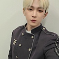 official_oneus_20220119_215723_2.jpg