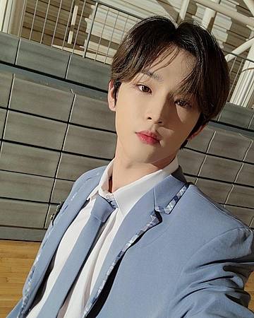 official_oneus_20210831_232123_1.jpg