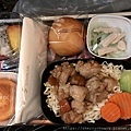 星宇航空從吉隆坡飛回台灣的飛機餐,雞肉麵