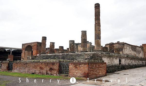 Photo-IT-Pompeii05-10.jpg