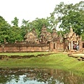 女皇宮Banteay Srei 外觀.jpg