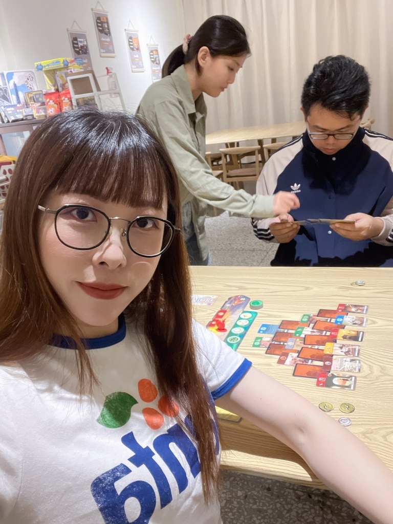 豐原桌遊店：樓上的桌遊/店長會教學，超佛收費，入場不限時玩到