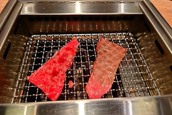 [捷運松山站] 肉執事個人燒肉，可愛的胖胖軌道車送餐直達桌前