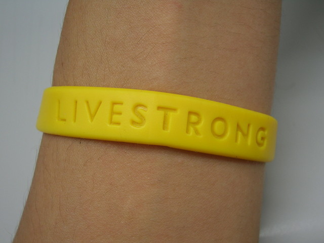 LIVESTRONG　要堅強地活下去！x