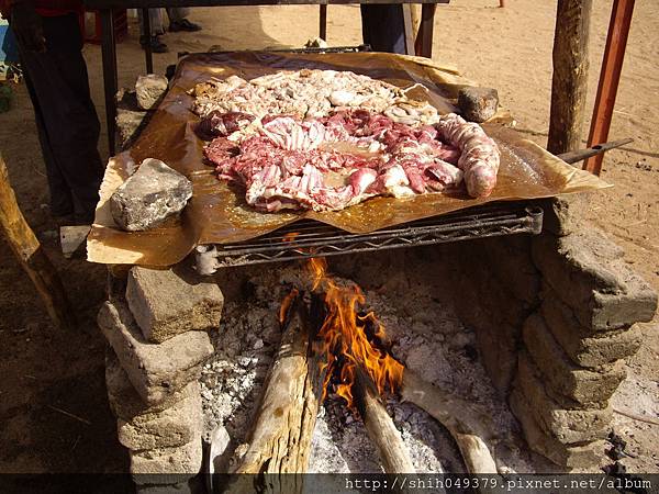 街頭販售熟食肉.JPG